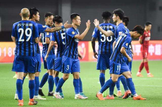 苏宁解散后续，主帅自掏腰包为全队买手机，重情重义却是这般结局