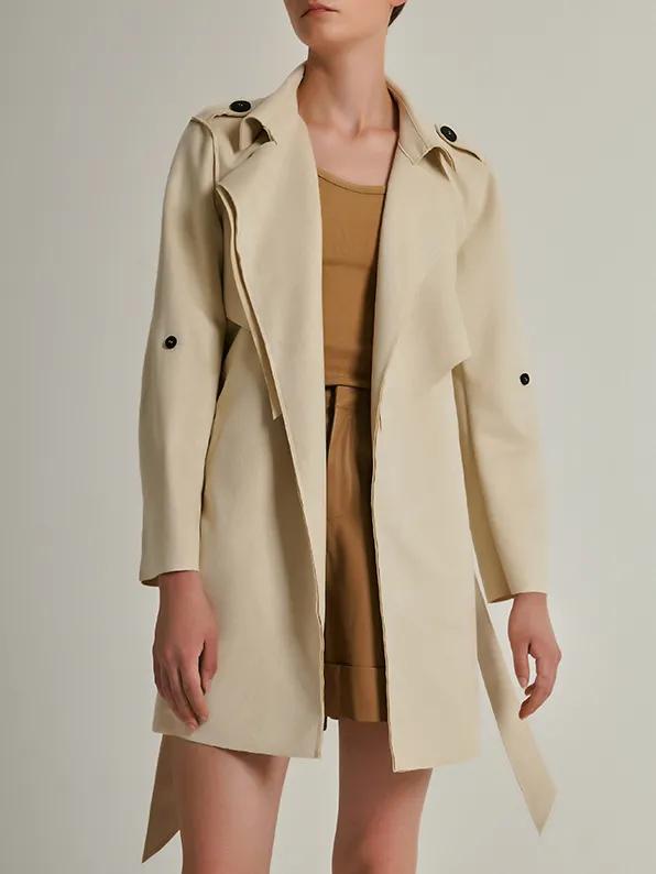 风衣英伦风短款麂皮,英伦经典格子风衣