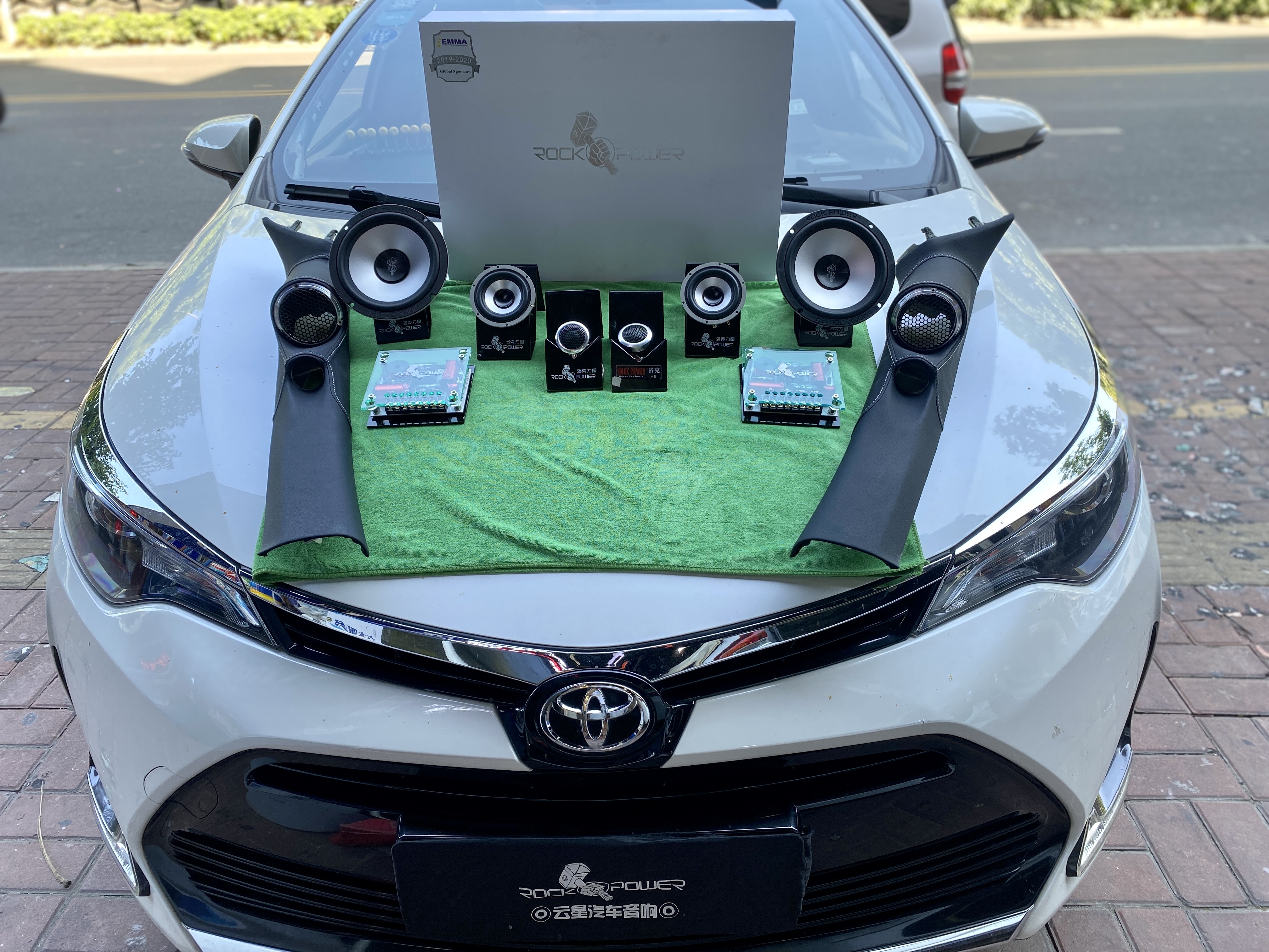 升级雷凌汽车音响多少钱,丰田雷凌升级音响