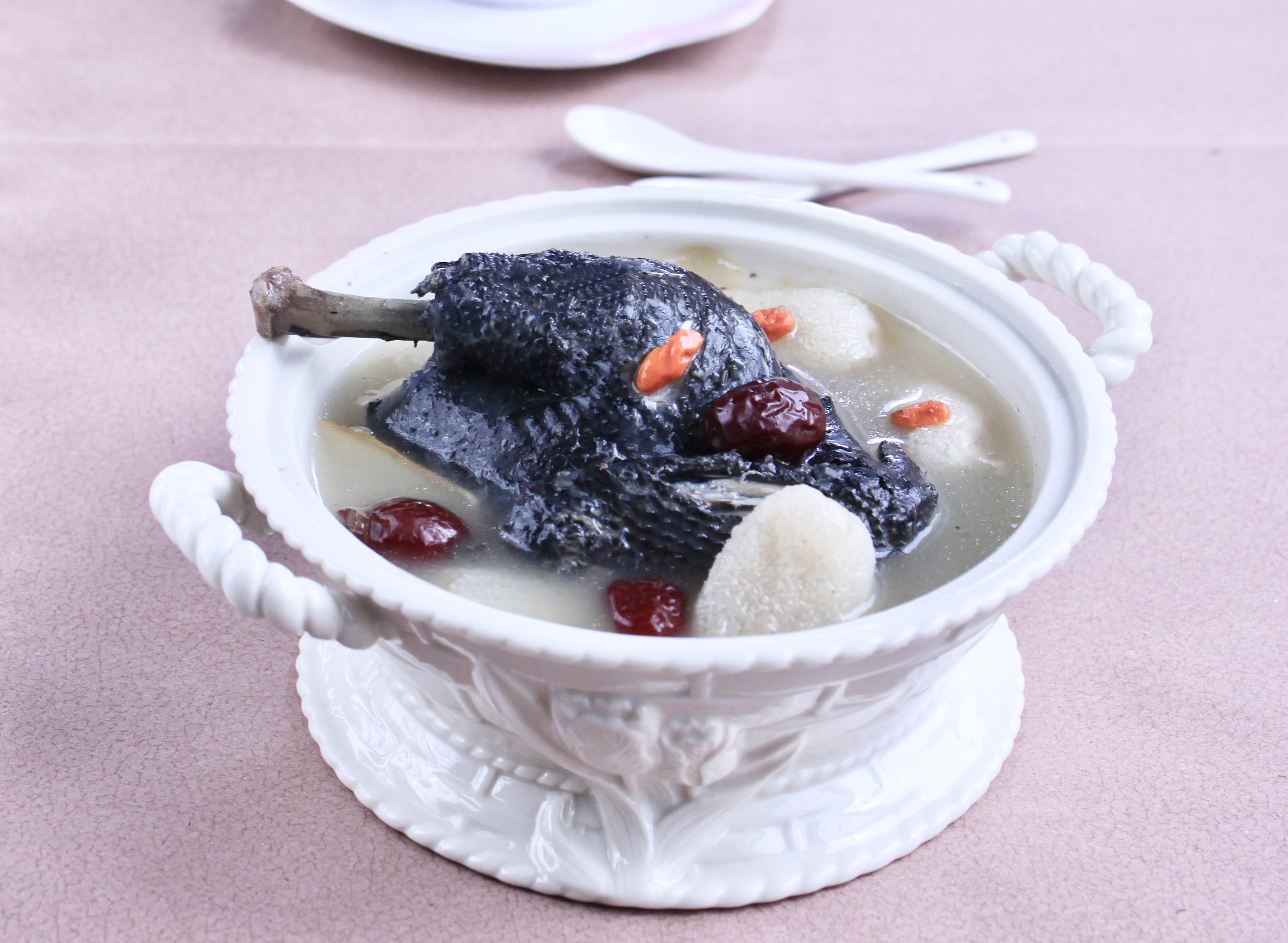 清炖鸡汤有腥味怎么办,炖鸡汤切记三不放的窍门