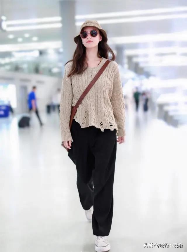 小白鞋如何穿出高级感,人人都爱穿的小白鞋