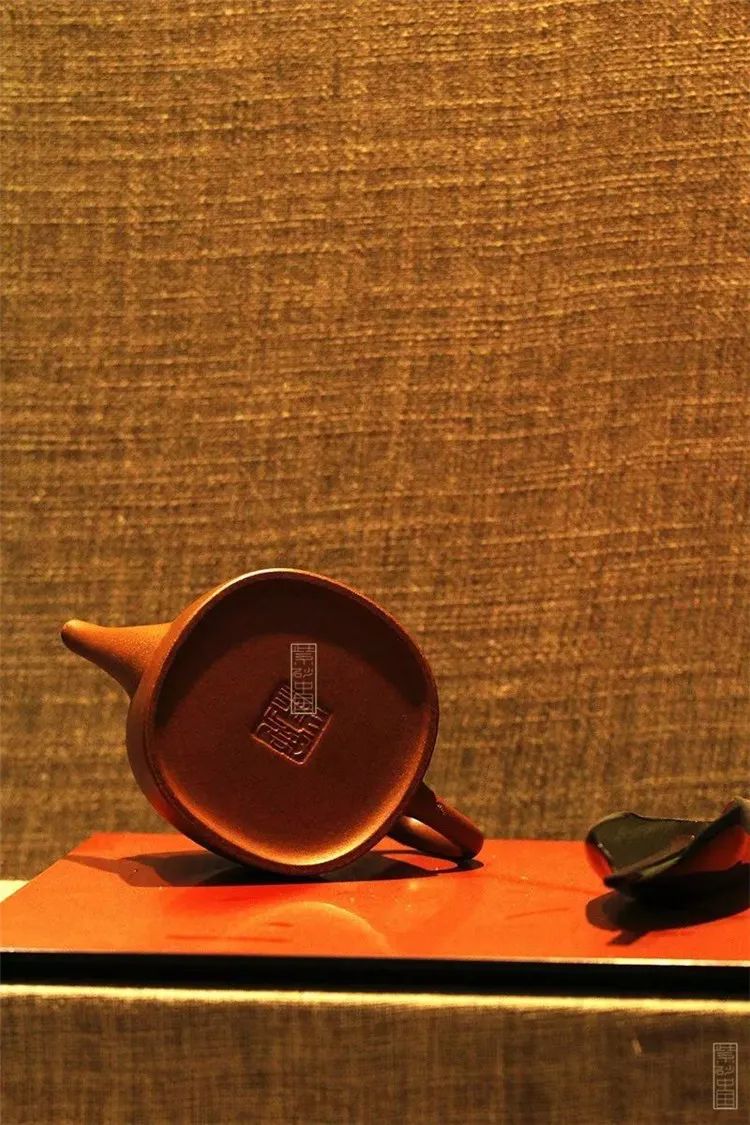 观|《衡天》施小马