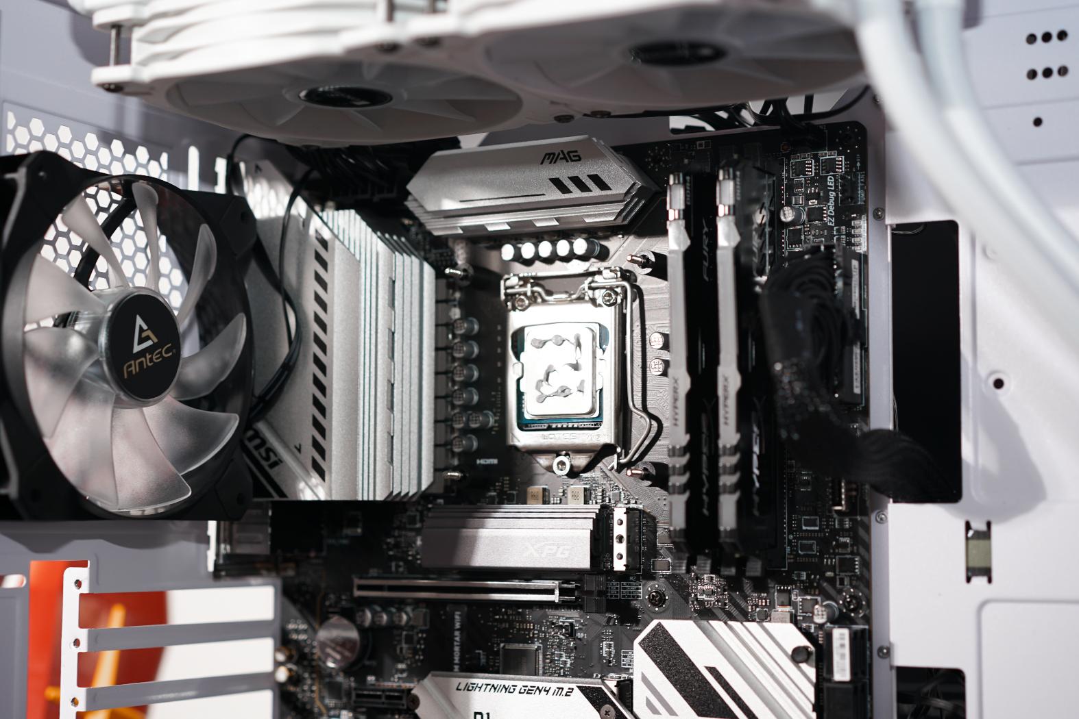 618装机用金士顿雷电RGB内存条？实测下来真的有点小惊喜