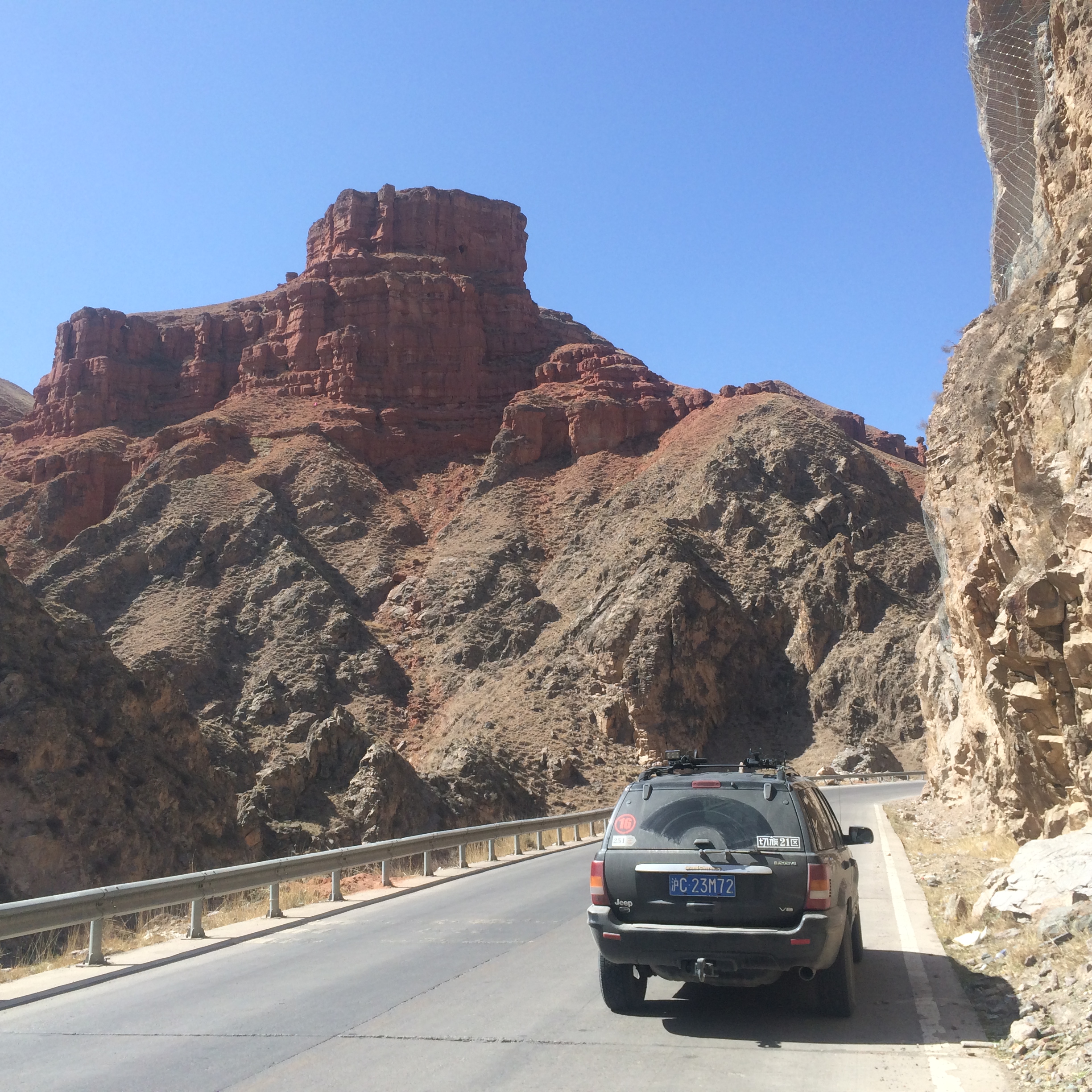 在国内生不逢时的第二代大切诺基WJ，还记得他么？他陪我走遍天涯