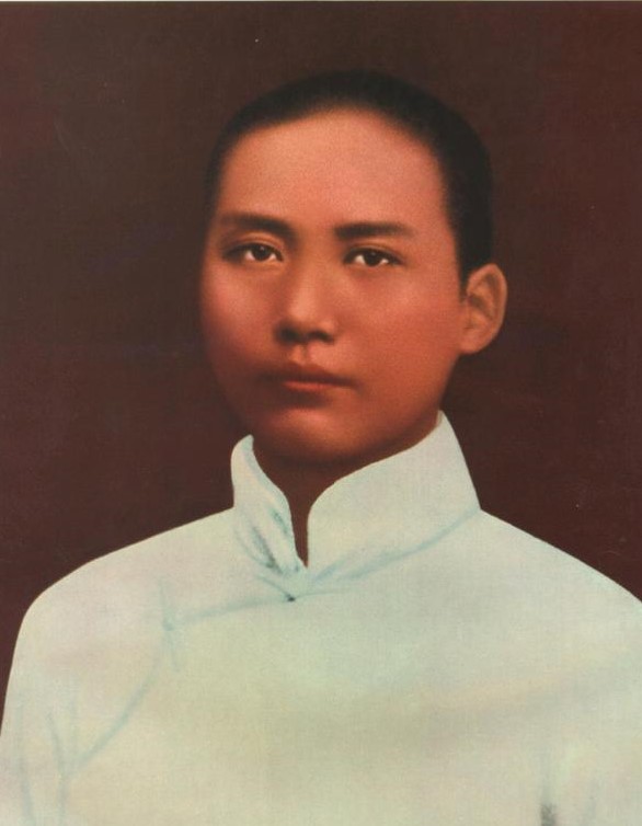 郭沫若说青年毛*东泽**貌如女子，却不知其精通拳术击剑，是足球健将