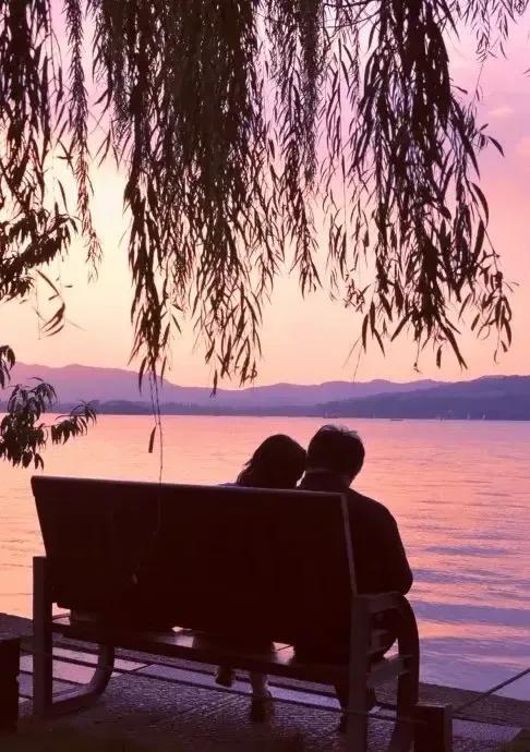 闷恋一一小说连载62迎新晚会初出彩