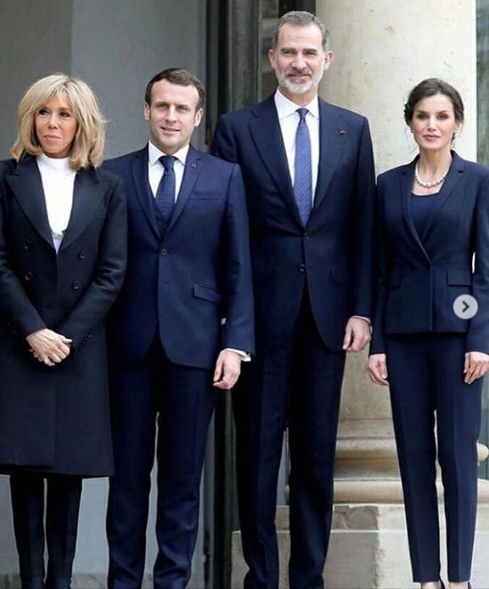 法国第一夫人穿15厘米高跟踝靴同框西班牙王后，奶奶脸不敌高级感