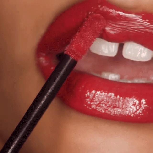 李佳琦omg这个产品也太好用了吧,李佳琦被称为美妆界的代名词