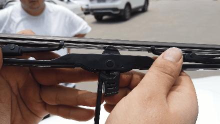 雨刮器片能自己换胶条吗,换雨刮器片的正确方法