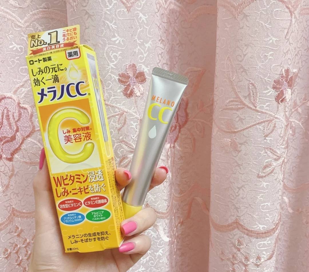 白皮肤适合什么精华液,凝脂色皮肤