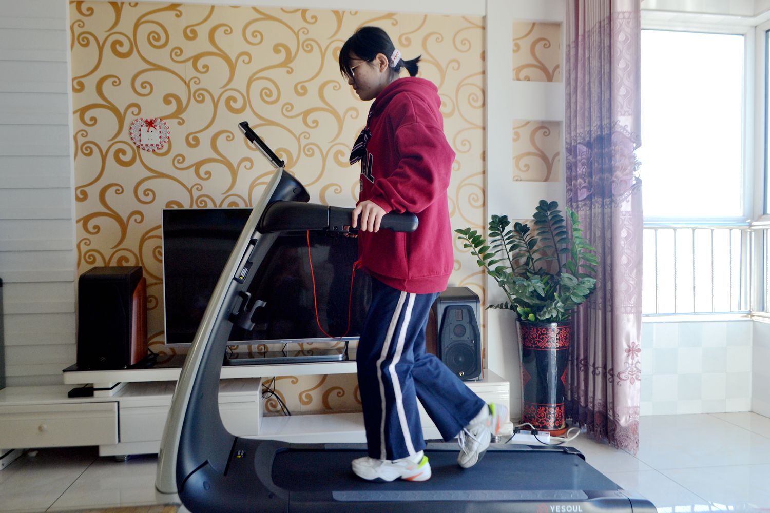 野小兽p30智能跑步机测评,野小兽p30跑步机开箱视频