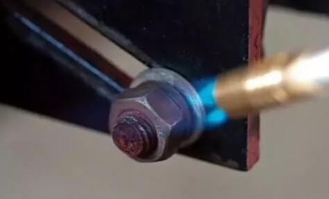 氧传感器螺丝生锈拧不下来怎么办,水龙头螺丝生锈了拧不下来怎么办