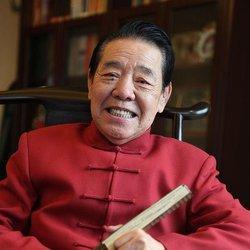 现在比较有名的说评书的,说评书最好的人