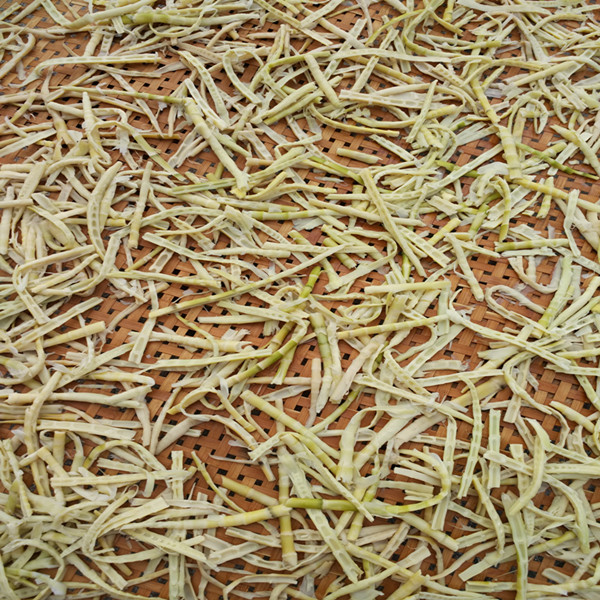 竹笋焯水后晒几成干放冰冻最好,莴笋笋干怎么晾晒