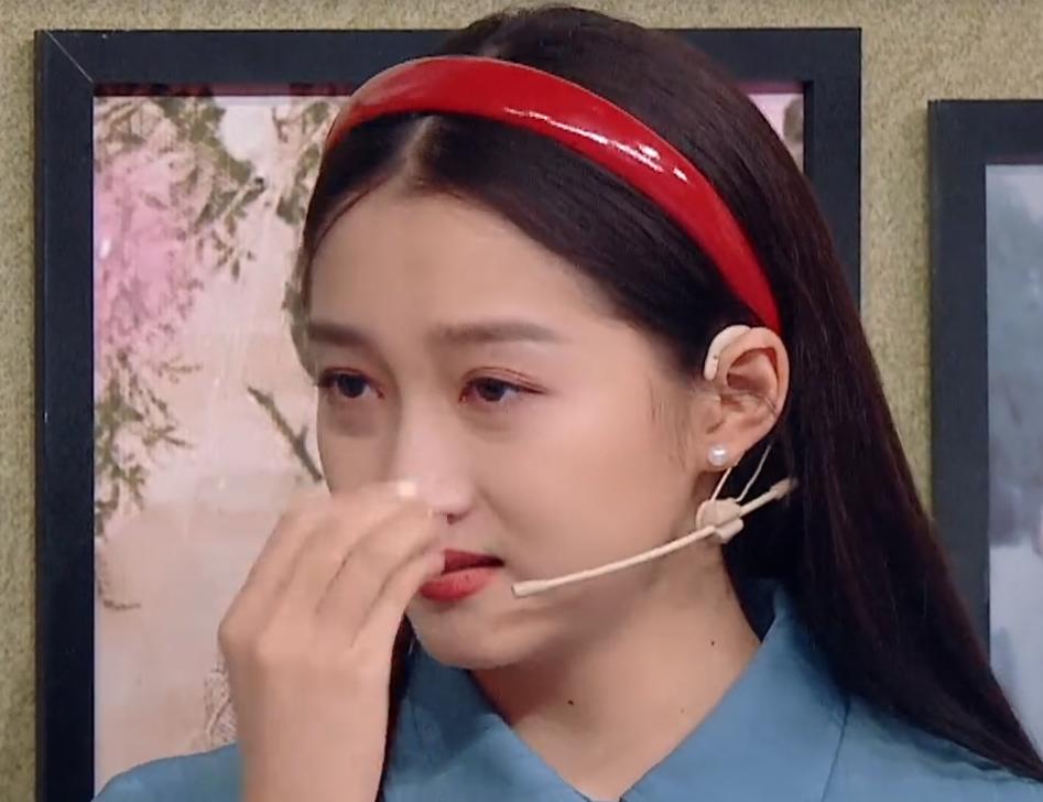 关晓彤表情失控,关晓彤拍哭戏情绪失控视频