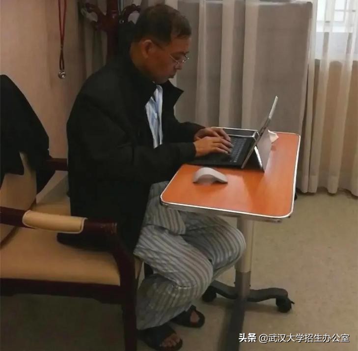 中国最美大学：坐拥26栋“全国重点*物文**保护单位”，走出上百位院士！