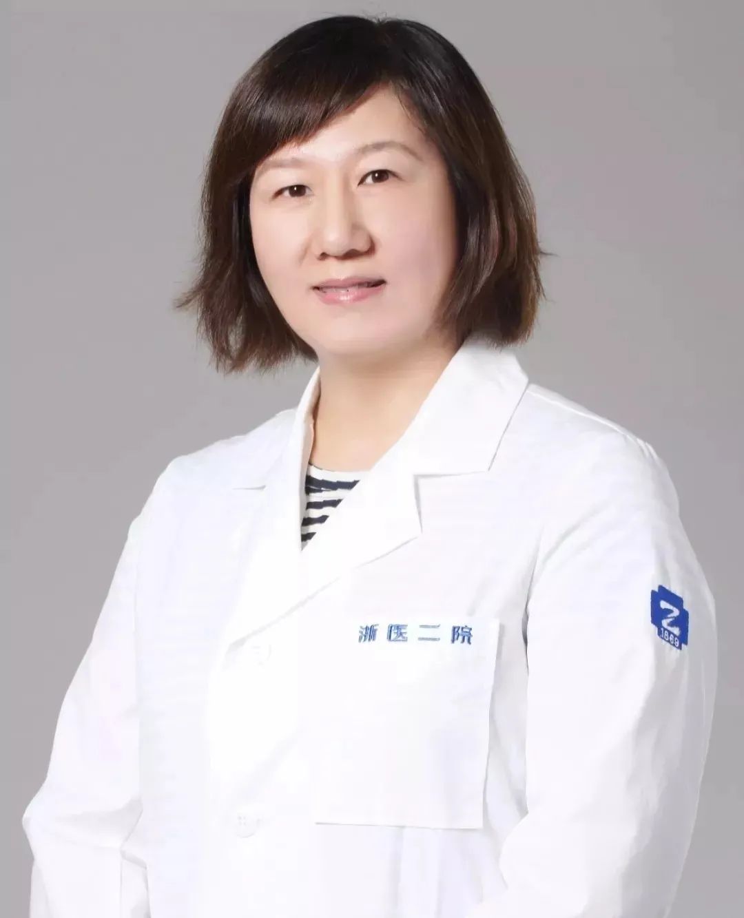 七旬老人发烧过后下半身瘫痪,老人高烧39度目光呆滞身体僵硬