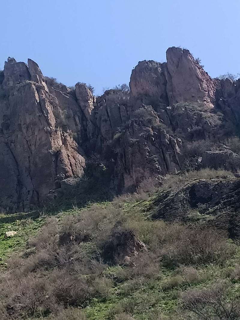 乌鲁木齐一中年妇女讲述她十年前因为手麻去四家医院看病的坎坷路