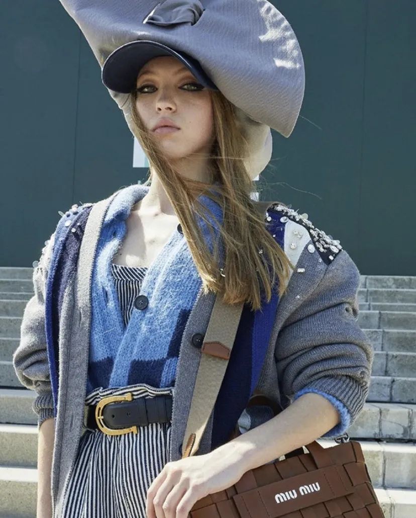 虞书欣穿的可爱灵动的衣服,自己认为适合虞书欣的衣服