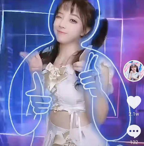 第一萝莉王奕萌被嘲颜值不行？当她化身机器女友后，网友都闭嘴了