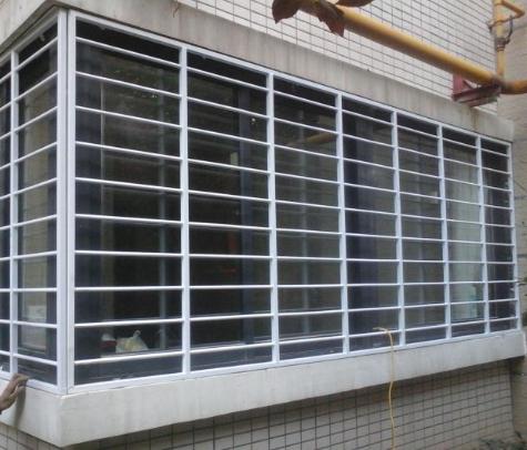 落地窗防盗网有多丑,防盗网怎样装才能又有阳光不漏水