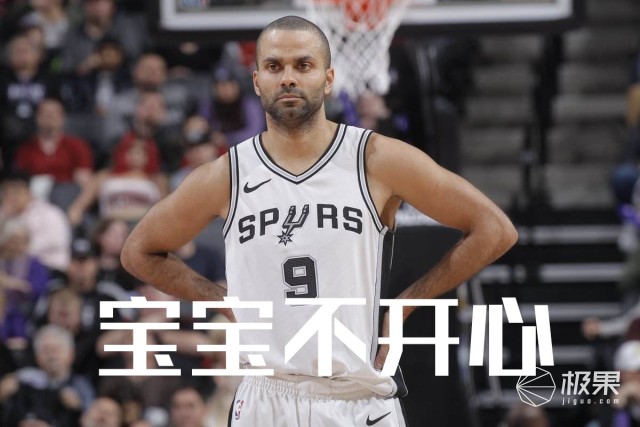 小姐姐上脚的鞋,帕克上脚篮球鞋