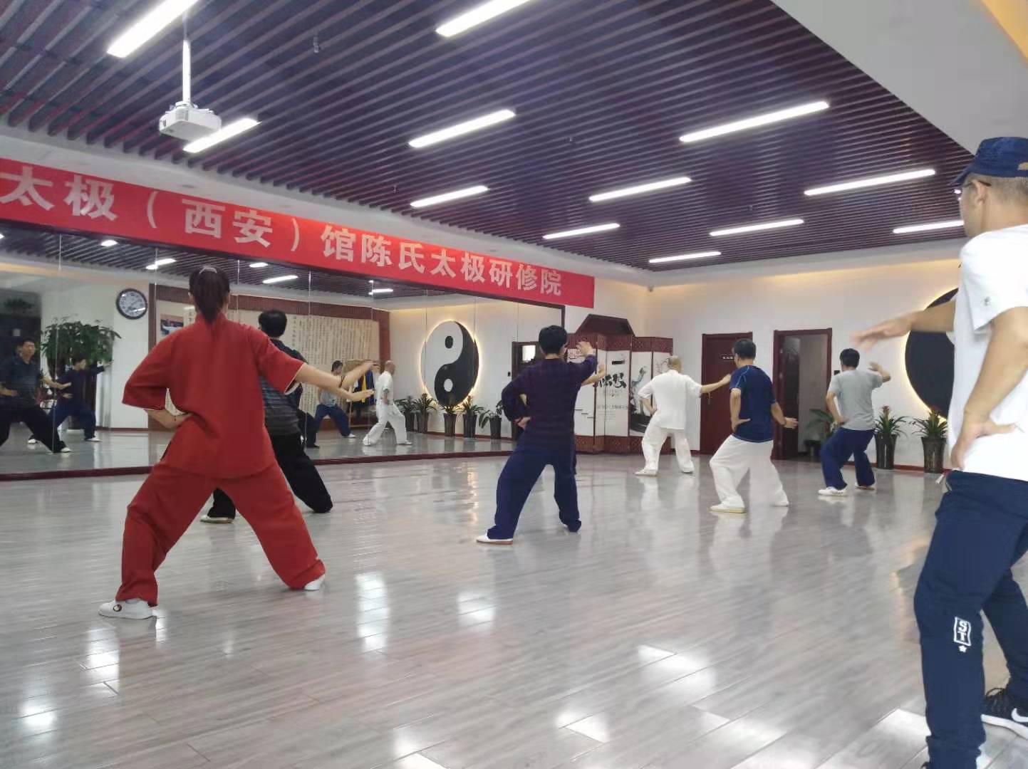 长期坐办公室腰酸背痛怎么缓解,腰椎不好可以练太极拳吗