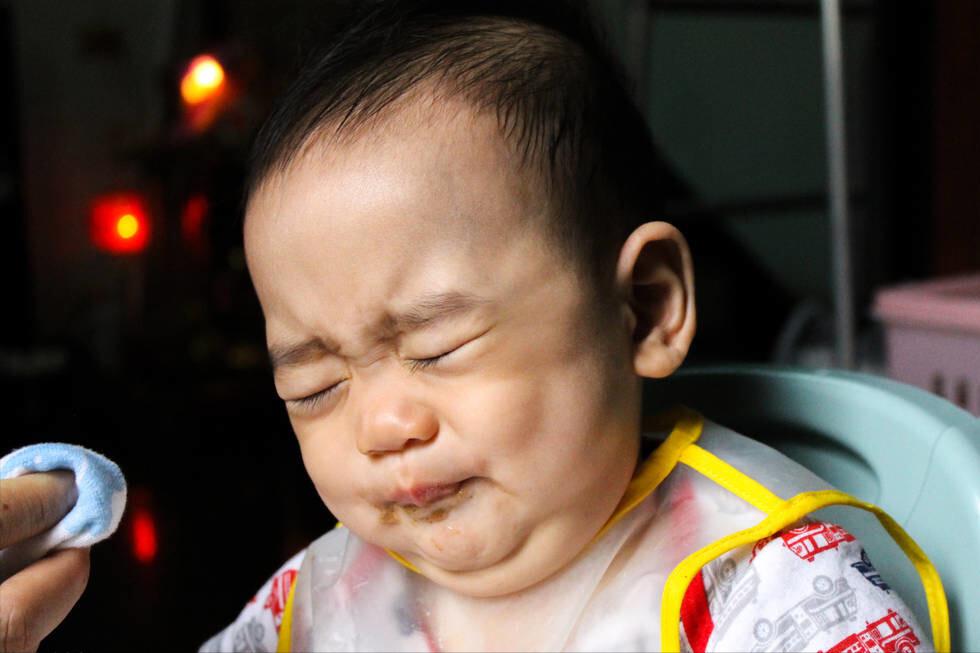 宝宝长牙怎么缓解不适晚上睡不着,宝宝长牙有什么快速缓解的小妙招