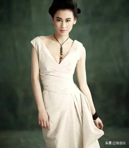 家底吓人！这位姐姐戴的手串，果然不简单