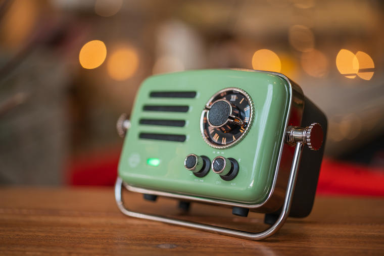 猫王旅行者2号蓝牙音箱怎么听歌,猫王旅行者2号收音机如何听广播