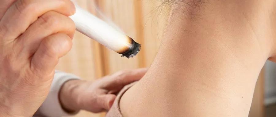 大人发烧灸哪个穴位最好,发烧艾灸关元可以吗