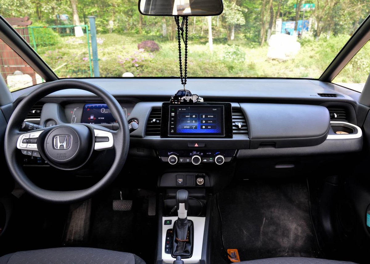 新版飞度空间,说一下04款飞度的空间