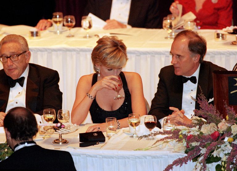 英国王室每天吃什么最好,揭秘英国王室饮食禁忌和偏爱