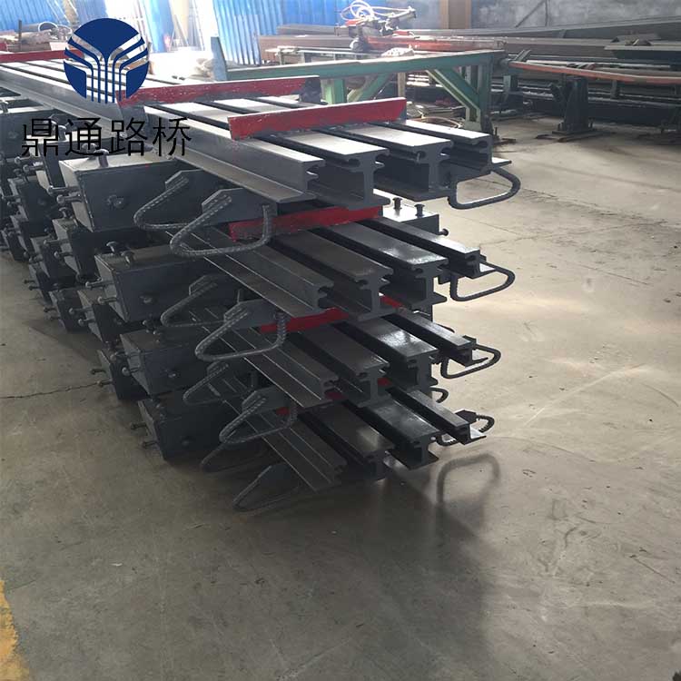 桥梁伸缩缝施工视频教程,桥梁伸缩缝的类型和分类