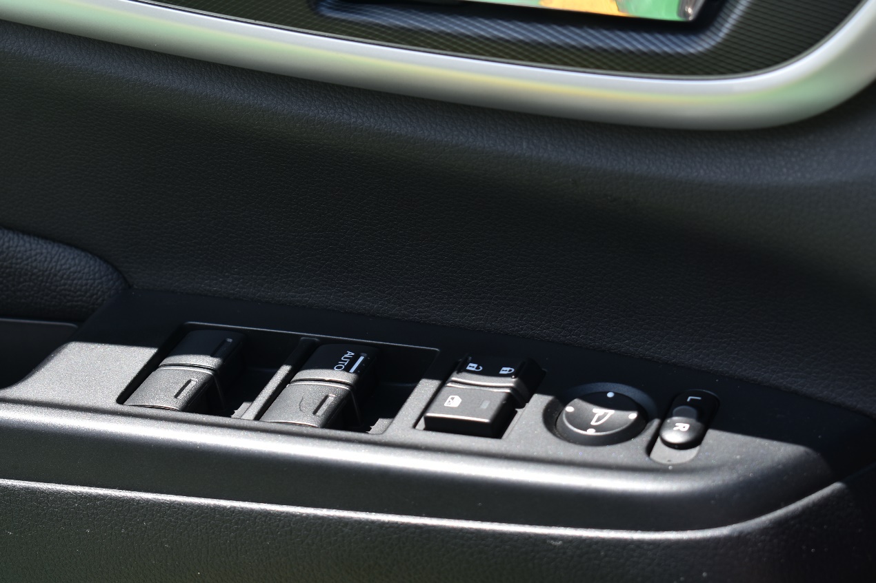 凌派2017款1.8lcvt特装版,19款凌派舒适度