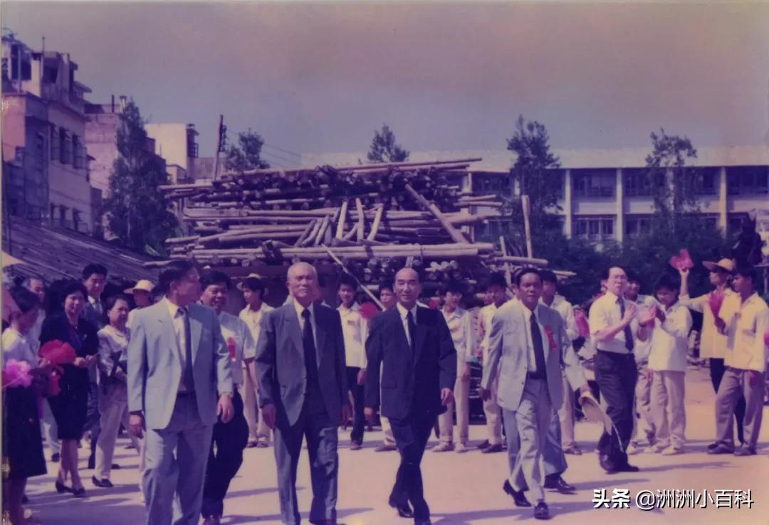 新兴县华侨中学学校介绍,新兴华侨中学历史