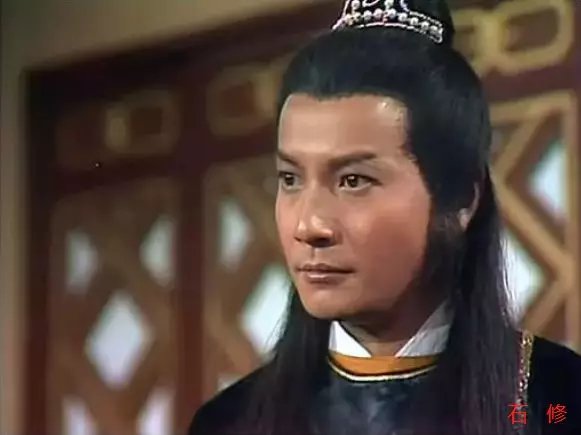 天龙八部乔峰把马夫人抱在怀里,天龙八部胡军版乔峰插刀