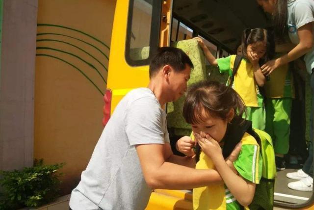 10岁孩子晕车有什么办法不晕车,孩子小时候不晕车怎么长大晕车了