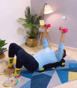 女生平胸怎么锻炼能让胸增大,女胸平怎么练