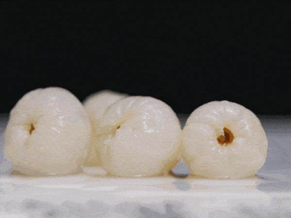 为了阻止荔枝集体自杀，古往今来荔枝控们费尽心机（菲李漫画）