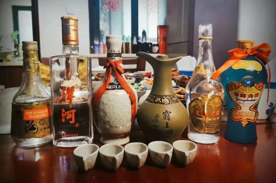 20年前的整箱白酒收藏价值,20年珍藏二锅头多少钱一瓶