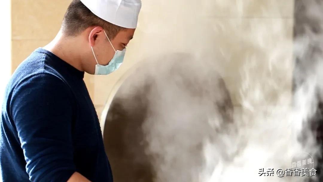 被食客吃出口号的一家老店，诱人的秘密竟然是两掺？