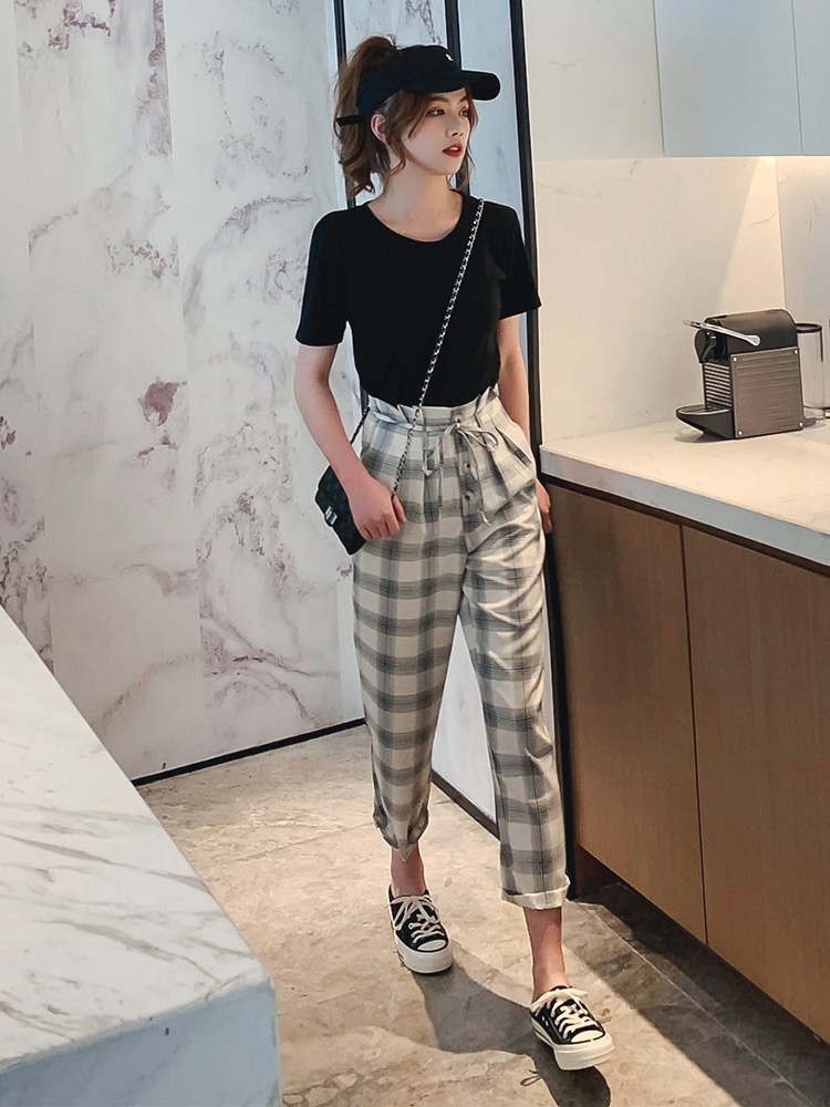 t恤牛仔裤怎么穿才能显得精致,t恤牛仔裤怎么穿出时尚感