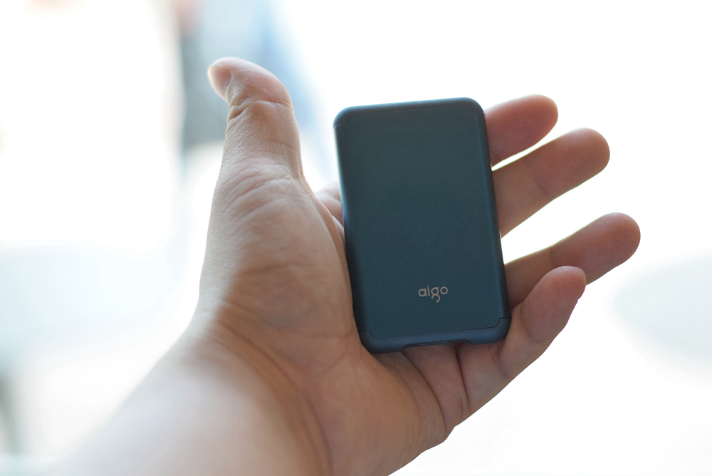 固态硬盘只有几kb,固态硬盘读取速度只有十几m