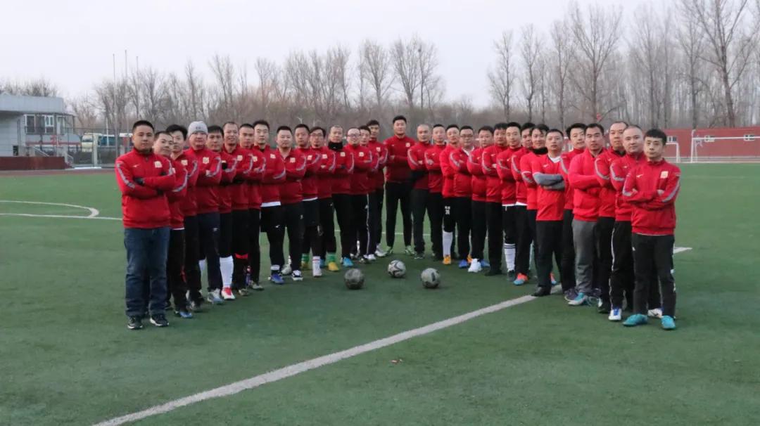 25年队史的草根球队，老男孩的足球故事