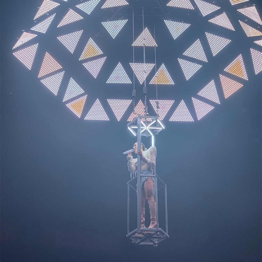 阿琪思：许志安现身郑秀文演唱会被狂嘘！群众的眼睛是雪亮的吗？