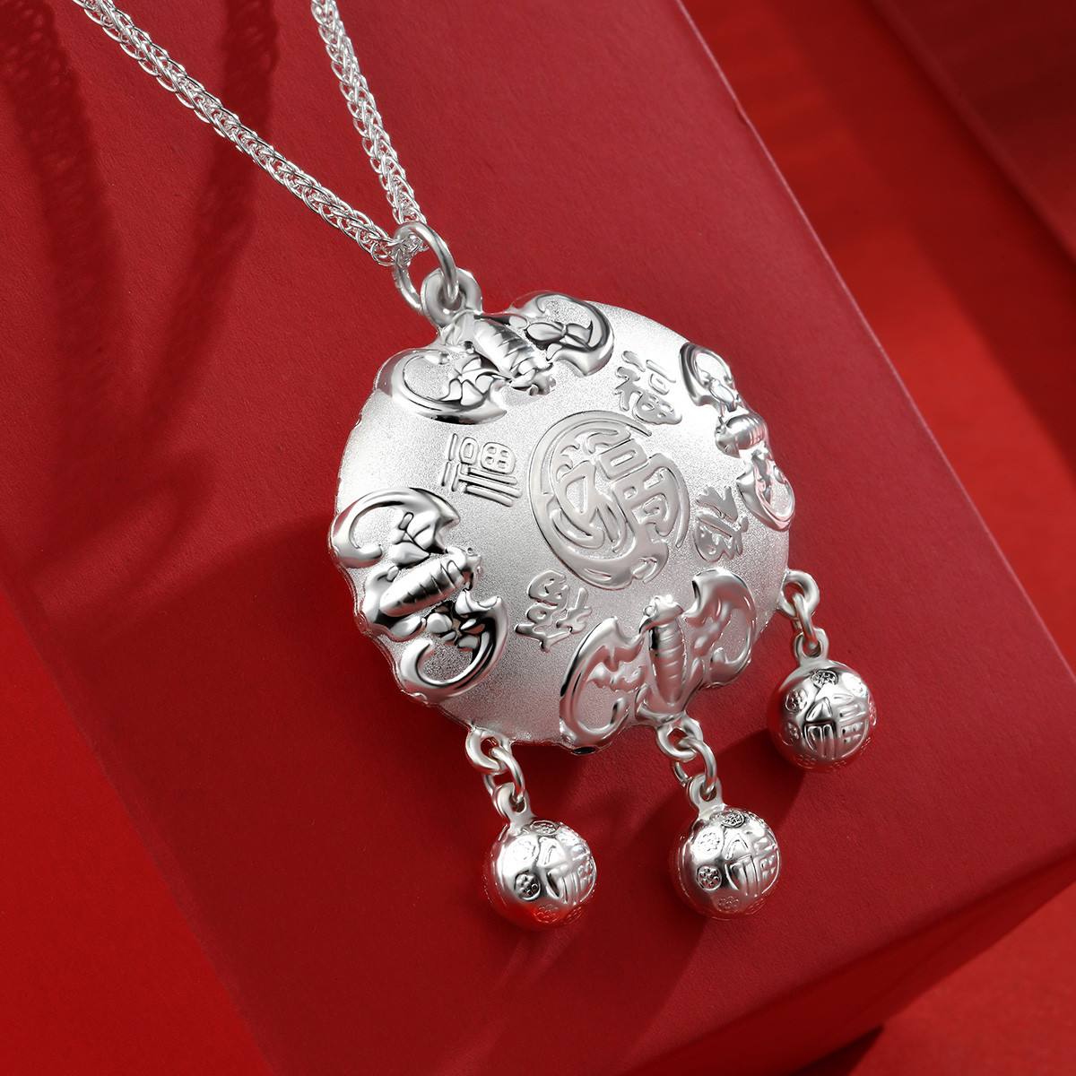 白银贵而典雅,白银很便宜为什么还算贵金属