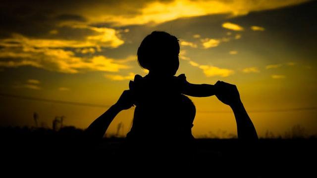 万爱千恩这首歌完整版,万爱千恩这首歌的感慨