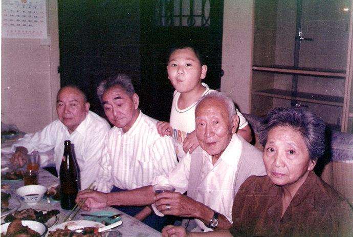 张爱玲带走父母全部积蓄,张爱玲给姑姑留了多少遗产