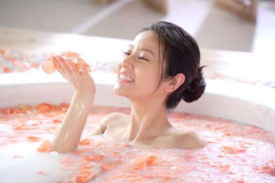 儿童全身干燥脱皮是什么原因,冬天全身皮肤干燥脱皮